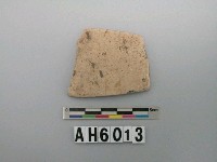 藏品(乳色細砂陶片)的圖片